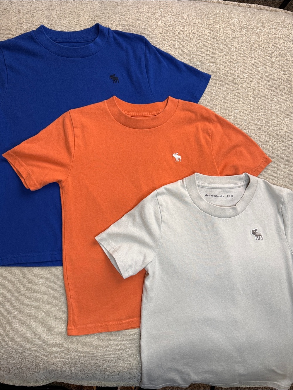 9/10 abercrombie kids Short-Sleeve Tee Trio in Blue, Orange & beige